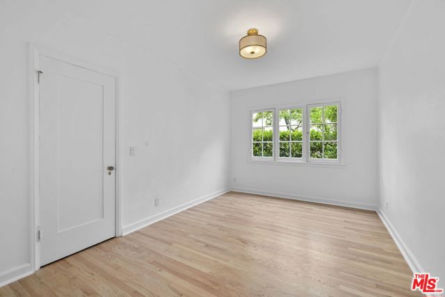 951 N Martel Avenue, Los Angeles CA: https://media.crmls.org/mediaz/644d247c-7c7f-4310-87d6-466c182f7bf6.jpg