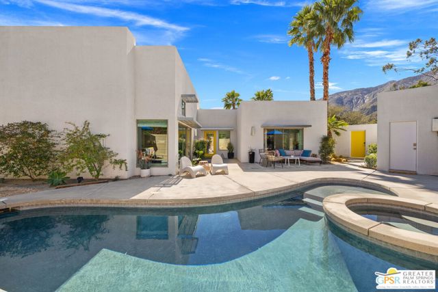2470 N Cardillo Avenue, Palm Springs CA: https://media.crmls.org/mediaz/644de4e3-8cd6-4ee8-8aec-f34eed915b57.jpg