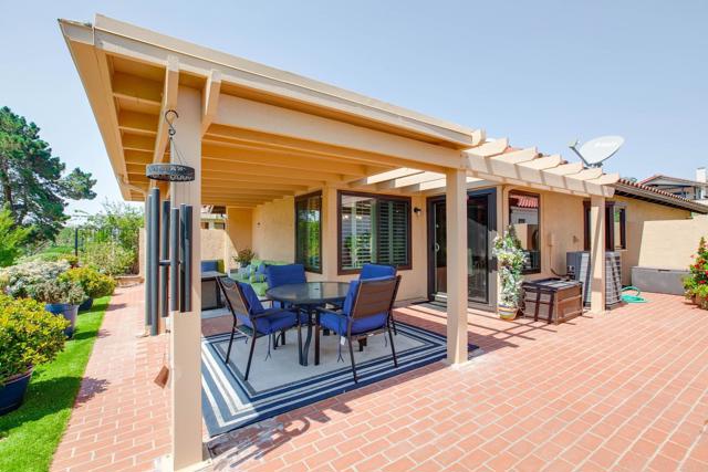 17788 Caminito Balata, San Diego CA: https://media.crmls.org/mediaz/644df39d-37ad-451f-9828-d710af7d4b82.jpg