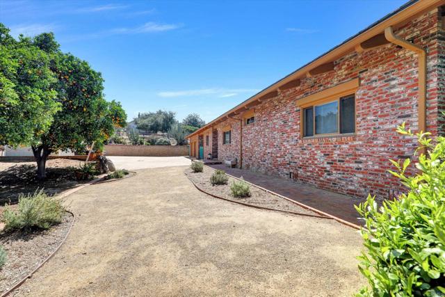 29481 Miller Road, Valley Center CA: https://media.crmls.org/mediaz/644ea422-096e-4307-9d30-380c0d5aa1d2.jpg