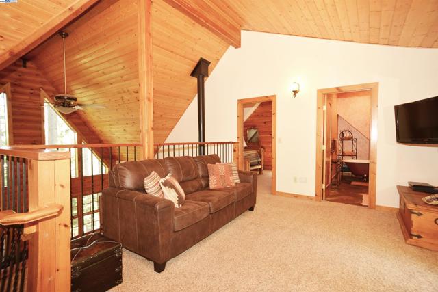 14068 Gas Canyon Rd, Nevada City CA: https://media.crmls.org/mediaz/644eb6a3-a2fe-47d9-ac0a-ac25ec168a3b.jpg