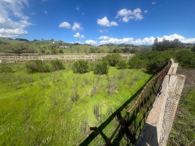 5390 Little Uvas Road, Morgan Hill CA: https://media.crmls.org/mediaz/644ef79e-4f6f-4fcd-bf67-96bba20ee829.jpg