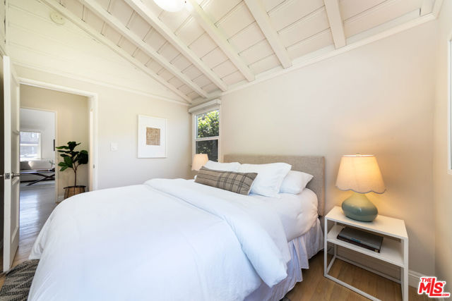 2722 Granville Avenue, Los Angeles CA: https://media.crmls.org/mediaz/644faa3d-5ac1-4e8d-97f3-e571a986dc54.jpg