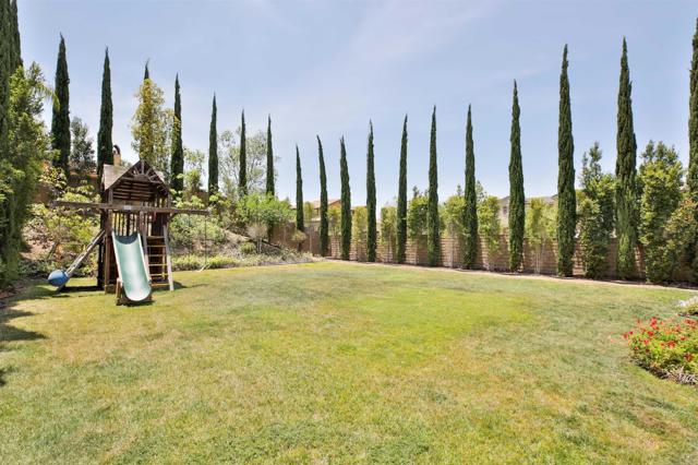 1932 Corte Cantanta, Chula Vista CA: https://media.crmls.org/mediaz/644fc203-bd84-4e91-ab8d-0e925bb212b1.jpg