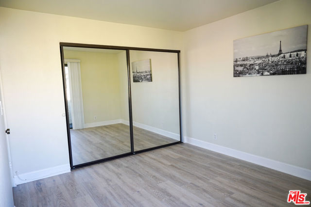 630 N Grand Avenue, Los Angeles CA: https://media.crmls.org/mediaz/6450891a-7386-40a9-9379-403d1a765f5b.jpg