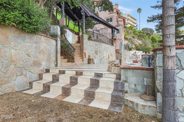 Detail Gallery Image 62 of 68 For 920 Glen Oaks Bld, Pasadena,  CA 91105 - 3 Beds | 3/1 Baths