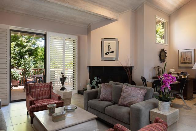 9662 Willow Court, Carmel CA: https://media.crmls.org/mediaz/645253e2-ae46-46eb-b1df-9505d69f93e6.jpg