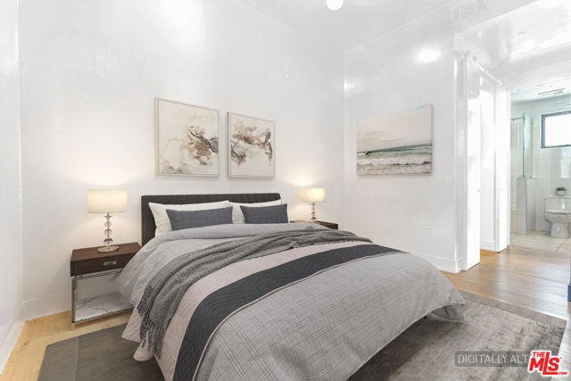 733 1/2 N Gramercy Place, Los Angeles CA: https://media.crmls.org/mediaz/6452b218-7325-4f7b-bbfc-46f8e931d63e.jpg