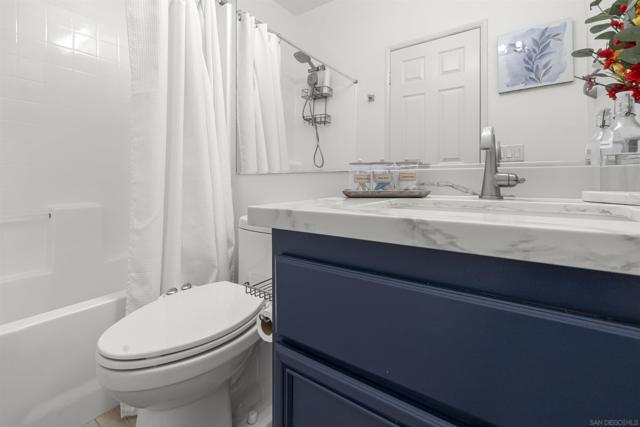 1800 E Lakeshore 1212, Lake Elsinore CA: https://media.crmls.org/mediaz/6454318b-d0df-4a5e-8291-fb5b79800356.jpg