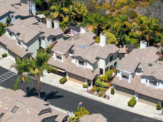 6340 Caminito Del Pastel, San Diego CA: https://media.crmls.org/mediaz/6454878c-4905-47fd-819a-29b27d574109.jpg
