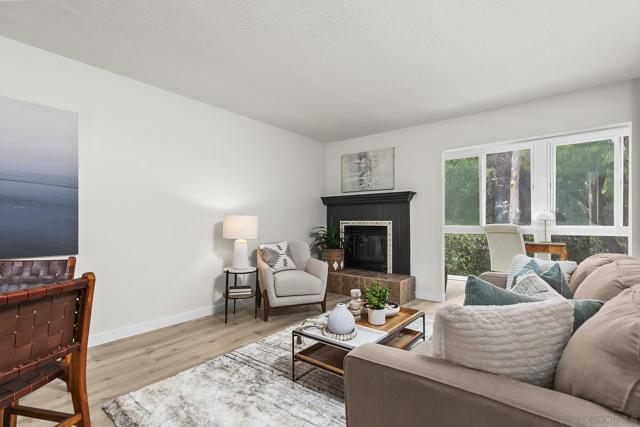 3985 Wabaska Dr, San Diego CA: https://media.crmls.org/mediaz/6454f489-33ca-46f3-b50f-a10bd7b32e1c.jpg