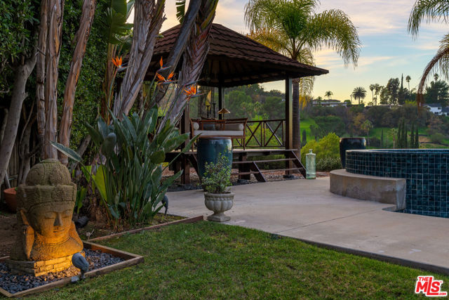 3761 Sheridge Drive, Sherman Oaks CA: https://media.crmls.org/mediaz/64552cf0-d471-4d01-9f72-c8f246ef7a08.jpg