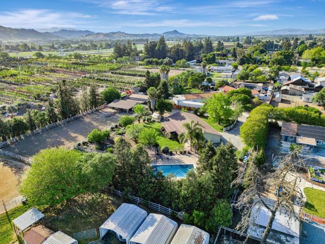 10495 Garcia Lane, Gilroy CA: https://media.crmls.org/mediaz/64556916-fbf3-4305-9637-19890d403016.jpg