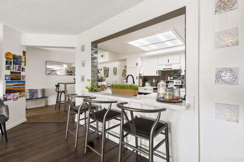 1050 Washington Ave - photo 6