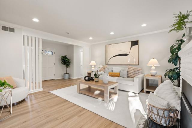 332 Camino Al Lago, Menlo Park CA: https://media.crmls.org/mediaz/6457d8a9-668c-4071-b308-14537af143a0.jpg