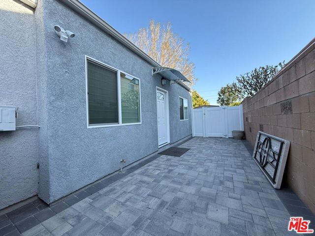 15916 Bahama Street, North Hills CA: https://media.crmls.org/mediaz/6459bfd9-1dab-4d02-9d08-b8127a735dcb.jpg