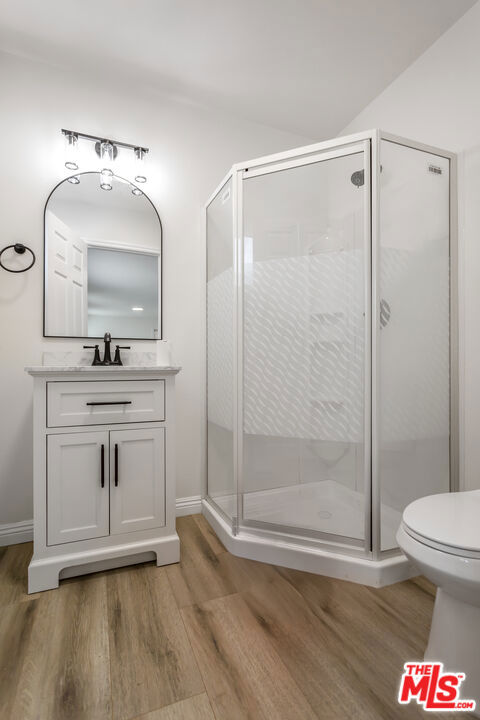 11119 S Denker Avenue, Los Angeles CA: https://media.crmls.org/mediaz/645a306c-f1e7-4784-96a0-d6a05e3ce2fb.jpg