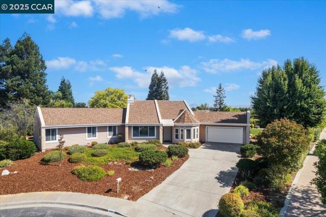 2323 Grosvenor Heights Ct, Livermore CA: https://media.crmls.org/mediaz/645a6abc-3a1d-4853-ab3a-d82aa2aa8094.jpg