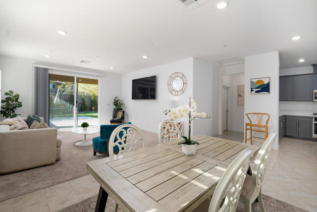 35425 Domani Drive, Palm Desert CA: https://media.crmls.org/mediaz/645b2a0d-6e8a-4c00-8b7c-baac46d1d370.jpg