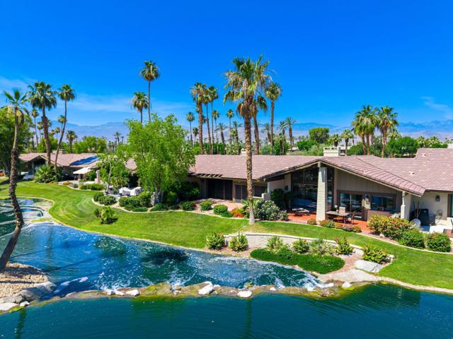 162 Lost River Drive, Palm Desert CA: https://media.crmls.org/mediaz/645b749f-2cab-449d-86f3-3a89a7e3903f.jpg
