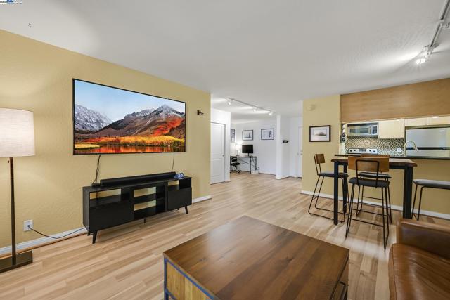 1087 Murrieta Blvd, Livermore CA: https://media.crmls.org/mediaz/645c8e42-562c-41bf-ba17-1696d6ad43f1.jpg