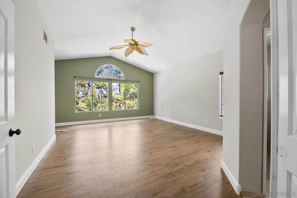 MLS #250040913SD image #19