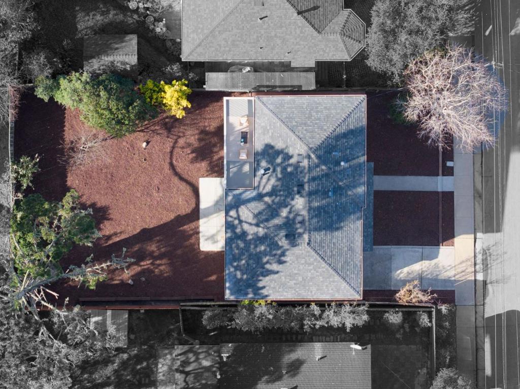 https://media.crmls.org/mediaz/645d8dee-b47b-4f72-a347-40f7790f657f.jpg?preset=X-Large