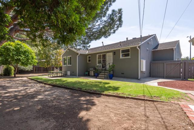 11 Meadow Court, San Mateo CA: https://media.crmls.org/mediaz/645df5d1-0624-4f4a-98e1-c352538b338d.jpg