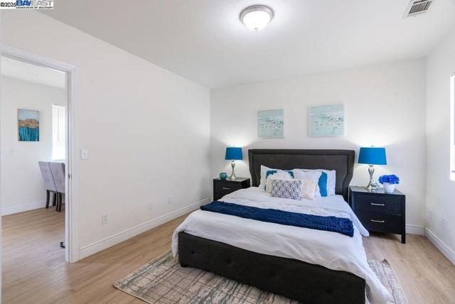 4733 E Washington St, Stockton CA: https://media.crmls.org/mediaz/645e934f-430a-4b60-b35e-2a4b7873b2aa.jpg