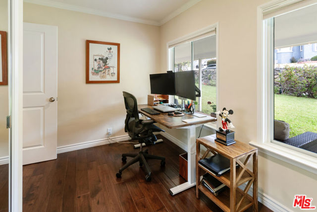 2916 Henrietta Avenue, La Crescenta CA: https://media.crmls.org/mediaz/645eadad-69f6-4cce-8941-885c7db1d9f2.jpg