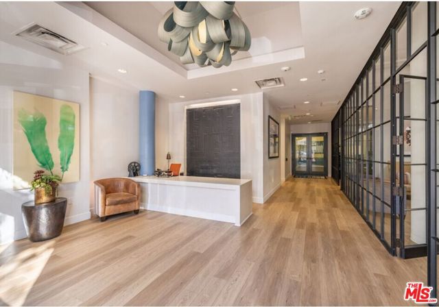 1040 Glendon Avenue, Los Angeles CA: https://media.crmls.org/mediaz/645f3c6c-3fa8-4cf8-9cad-0f6e88fb84fc.jpg