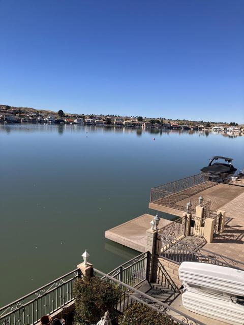 18125 Harbor Drive Drive, Victorville CA: https://media.crmls.org/mediaz/64602049-33ac-4642-9065-d06c4496b5ac.jpg