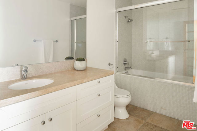 26520 Latigo Shore Drive, Malibu CA: https://media.crmls.org/mediaz/6461c776-a702-49c8-b9df-e8cfd0bb3be1.jpg