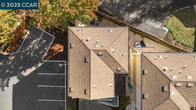 200 Valletta Ln, Pleasanton CA: https://media.crmls.org/mediaz/6462a7c9-2244-46d8-a519-0839244ded63.jpg