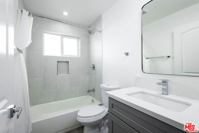 Image 13 of 20 For 2749 Mansfield Avenue