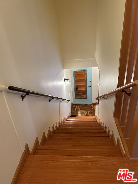 4575 Inglewood Boulevard, Culver City CA: https://media.crmls.org/mediaz/6462d869-c30e-4d88-b135-57c528495dad.jpg