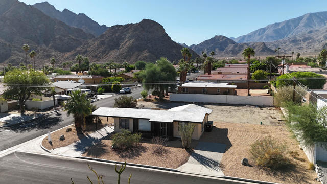 77643 Temecula, La Quinta CA: https://media.crmls.org/mediaz/6463a472-0983-44c8-b224-8edb0003570b.jpg