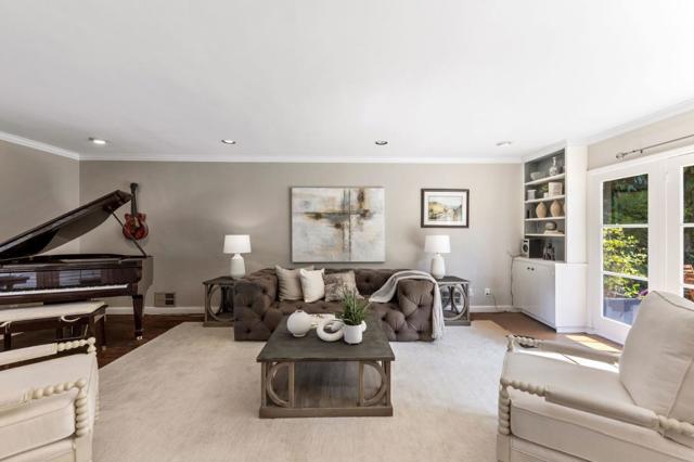 401 Hillsborough Boulevard, Hillsborough CA: https://media.crmls.org/mediaz/6464843c-3a31-48e4-beed-75add9854dc5.jpg