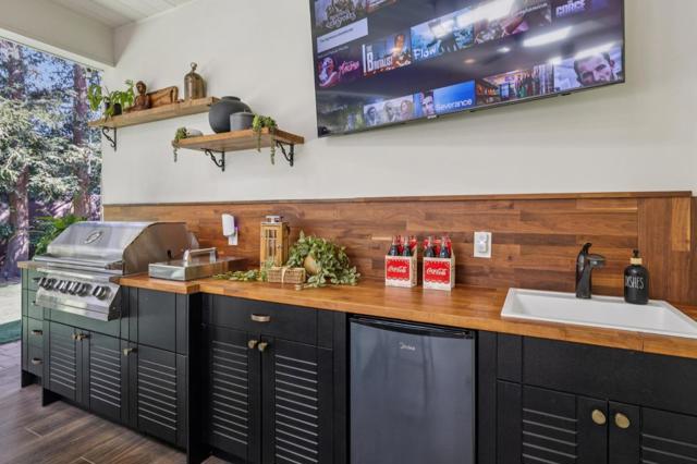 830 Monte Rosa Drive, Menlo Park CA: https://media.crmls.org/mediaz/6464b2b9-5441-4139-bc50-7baa51bc8924.jpg