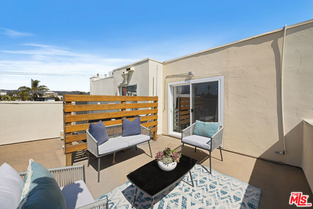 Drew Fenton | 12011 Goshen Avenue Los Angeles CA | MLS: 7095692