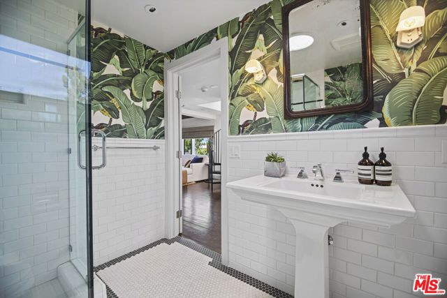 1210 Cabrillo Avenue, Venice CA: https://media.crmls.org/mediaz/6465d0de-1f07-4720-bb0e-da64192cb89c.jpg