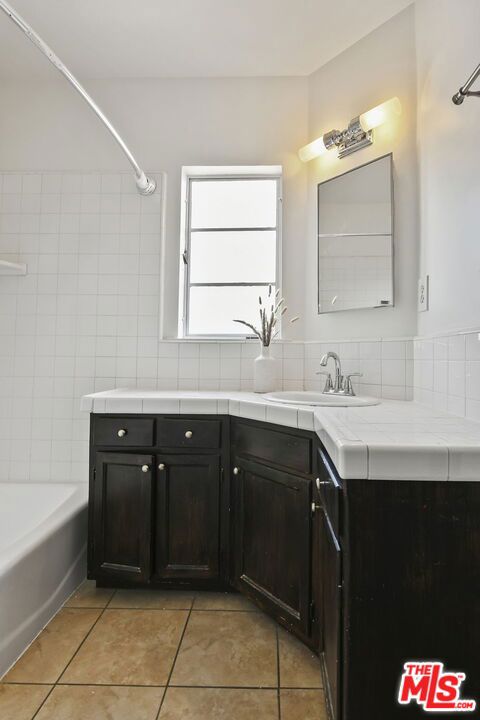5648 Riverton Avenue, North Hollywood CA: https://media.crmls.org/mediaz/6465d565-8524-4d5e-9a30-aae746296406.jpg
