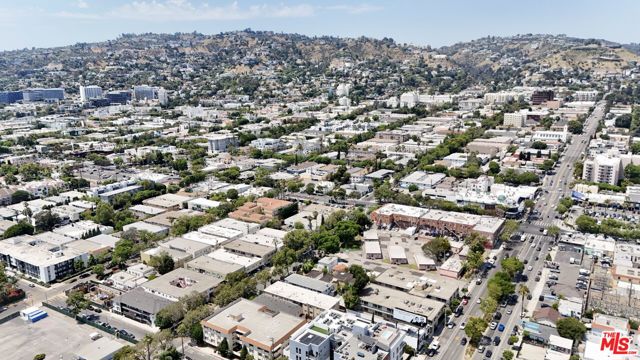 1028 N Hayworth Avenue, West Hollywood CA: https://media.crmls.org/mediaz/6466a6a8-cfac-410a-a703-8d72e63b4ed0.jpg