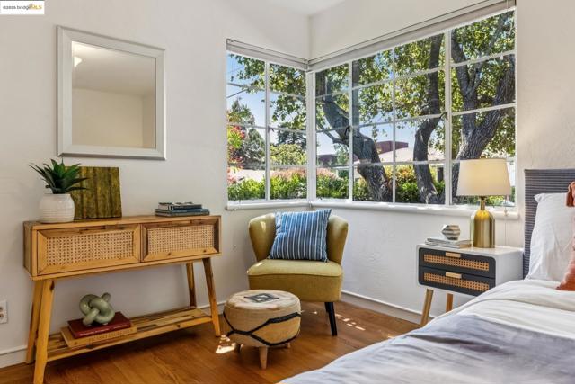 22574 6Th St, Hayward CA: https://media.crmls.org/mediaz/6468f766-f5f6-462e-a7ec-6e160bed1588.jpg