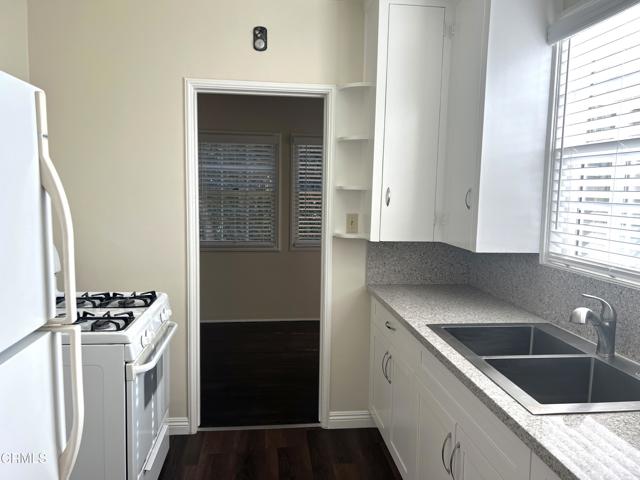 2008 Meridian Avenue, South Pasadena CA: https://media.crmls.org/mediaz/6469a0c4-74fa-4e80-a6e7-b30e479e220e.jpg