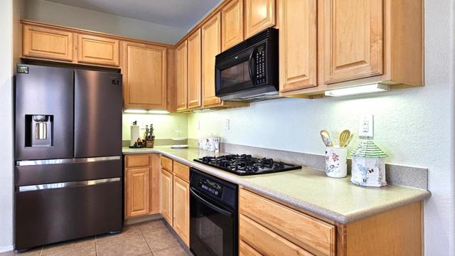 13416 Silver Stirrup Drive, Corona CA: https://media.crmls.org/mediaz/6469c6f7-018b-4509-a706-978393de0833.jpg