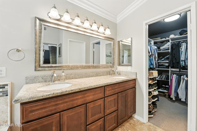 6224 Tangelo Place, Simi Valley CA: https://media.crmls.org/mediaz/646a28b6-7dcf-4f4e-9686-965947f062cd.jpg