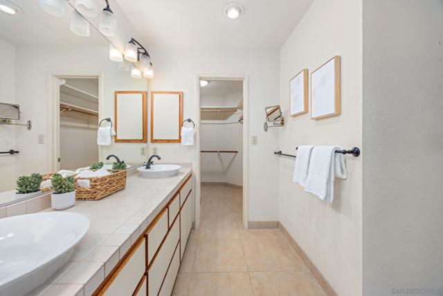 661 Union, Encinitas CA: https://media.crmls.org/mediaz/646a2fc8-7932-497a-aace-5cc06b5b63f7.jpg