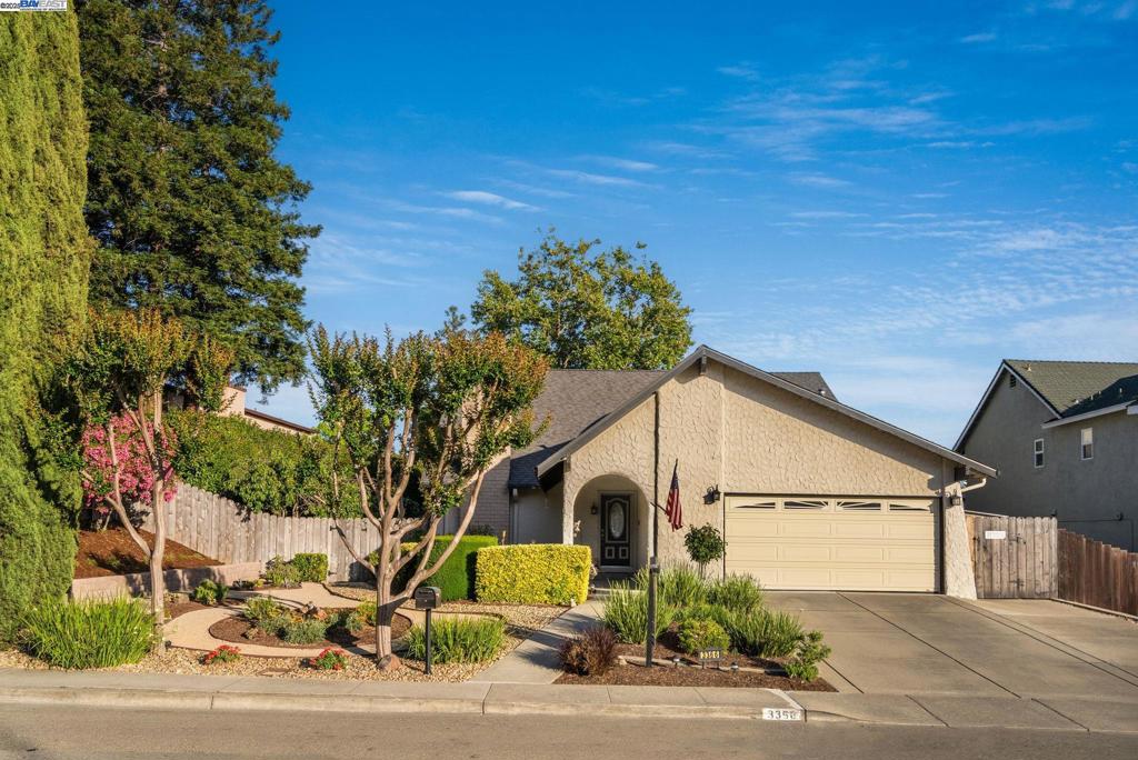 3366 Ensenada Dr
