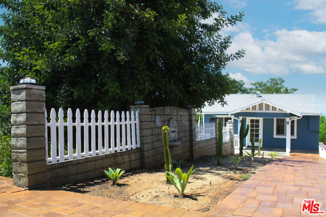 4780 Hub Street, Los Angeles CA: https://media.crmls.org/mediaz/646b39be-2567-4f29-bfd2-8c7e981fbb83.jpg